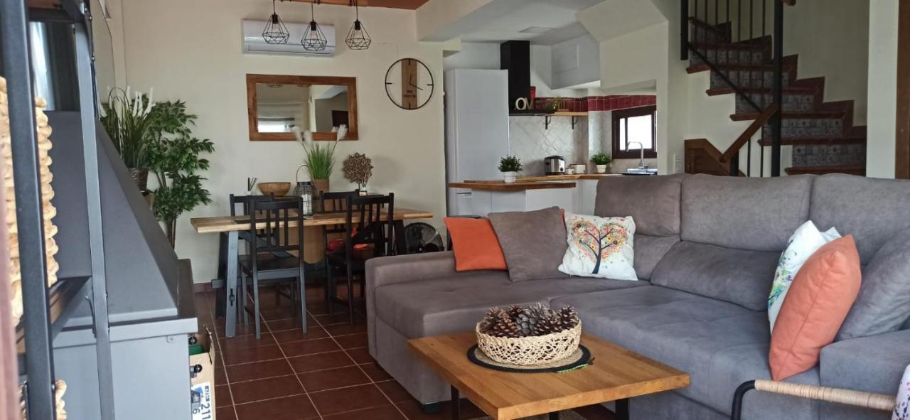 Bonita Y Acogedora Casa En Plena Sierra Norte, A Tan Solo 30 Minutos De Hébergement de vacances *